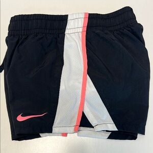 Girls‎ Nike Black Shorts